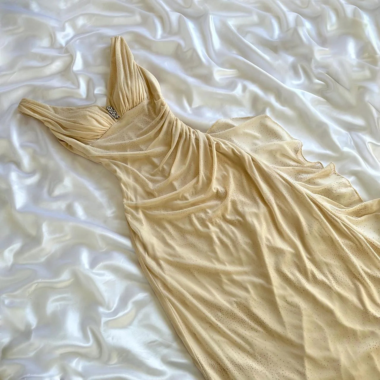 Cremegelb glänzendes elegantes exquisites Perlenträger langes Chiffon-Ballkleid, Abendkleid, Partykleid, Abschlusskleid gh3508