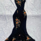 Schwarzes, glänzendes, elegantes Spaghettiträger-Abendkleid mit orangefarbener Blumenstickerei und schmaler Passform im Meerjungfrau-Stil aus Chiffon im Ballkleid-Stil gh3361
