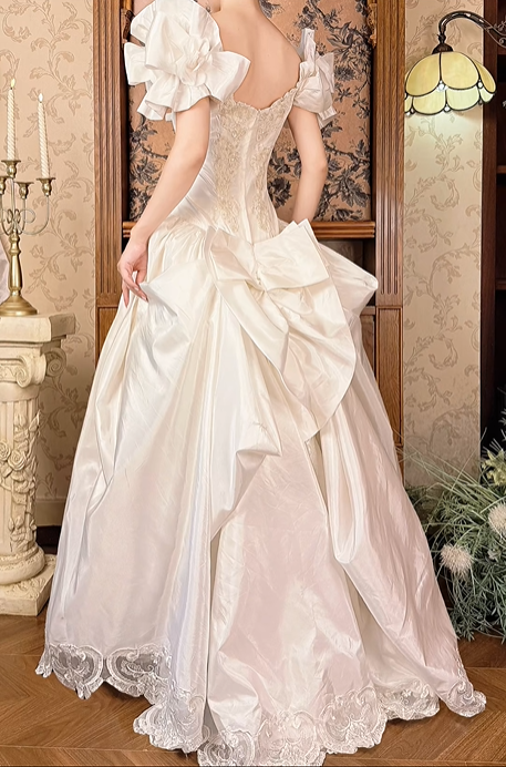 Vintage Long Prom & Wedding Dress, Off‑White Off‑the‑Shoulder Gown, Beaded Details, Fitted Waist, Palace‑Style Full Flared Skirt gh8592