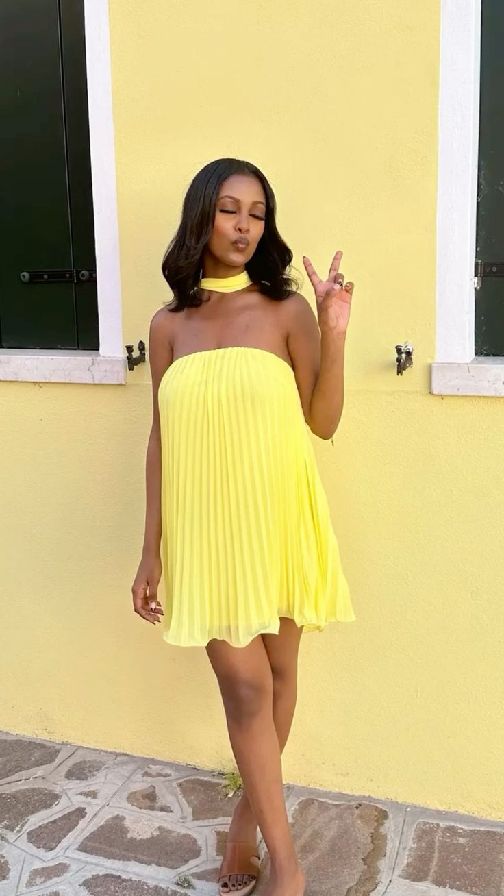 Gelbes, modisches, schlichtes, kurzes Chiffon-Heimkehrkleid, Strand-, Urlaubs-, Reise-Partykleid gh4882