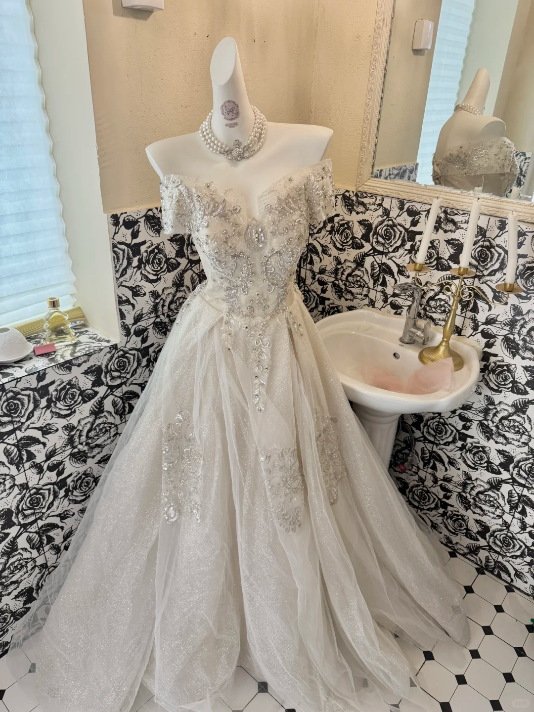 Silver Grey Off-the-Shoulder Cinched Waist Figure-Flattering Full Flared Skirt Long Romantic Dress, Wedding Gown gh7804