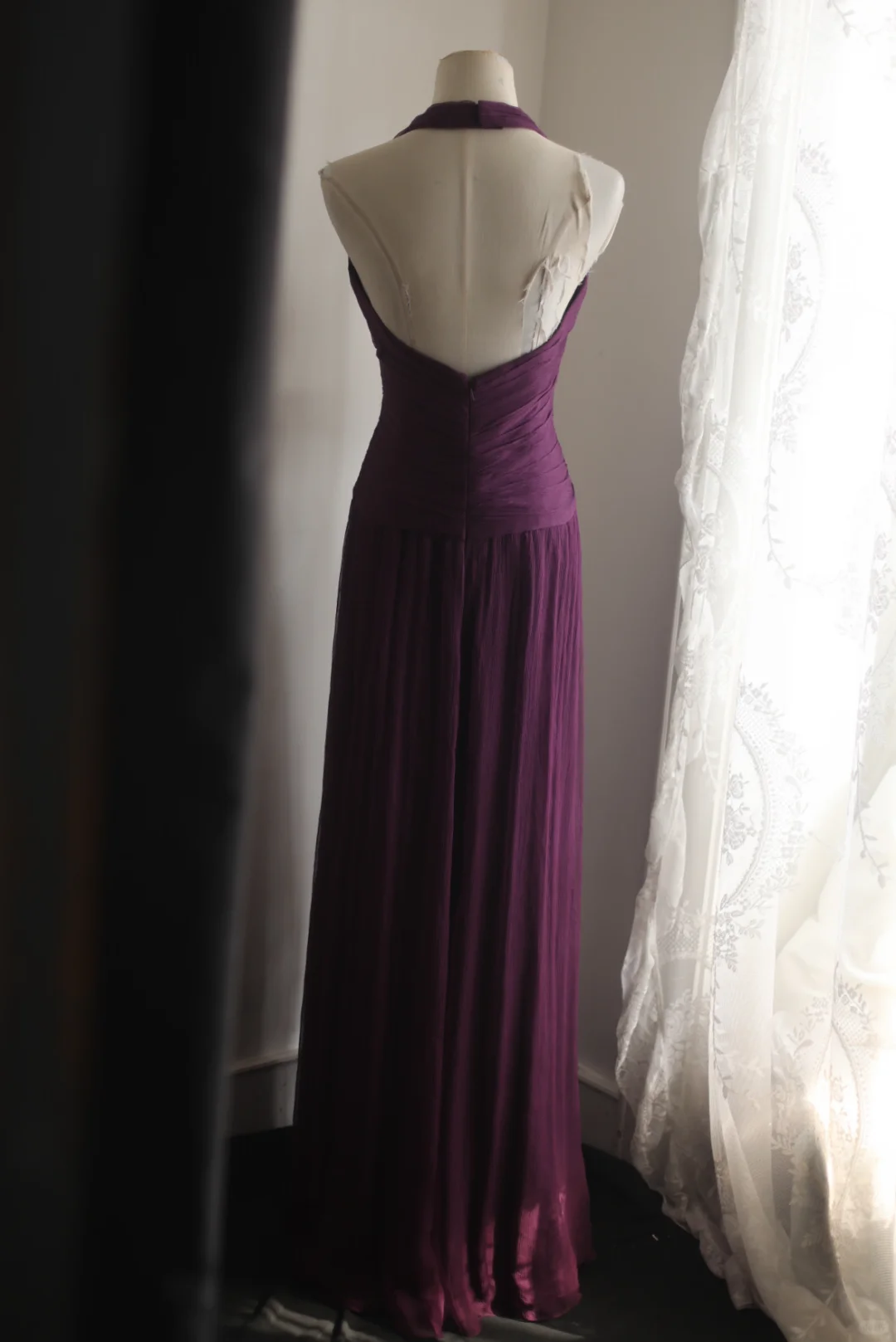 Deep Purple Halter V‑Neck Long Evening Gown, Cross Ruched Waist Flowy Chiffon A‑Line Bridesmaid Formal Dress gh9107