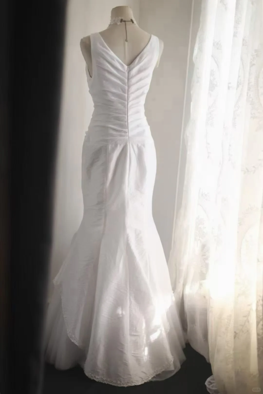 Vintage Sleeveless U‑Neck Mermaid Wedding Dress, Lace Inner V‑Neck Ruched Wrap Waist Tiered Tulle Layered Bridal Gown gh9113