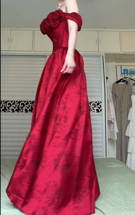 Burgundy Jacquard Strapless Ball Gown, 3D Fabric Rose Appliqué Bodice Voluminous A‑Line Floor‑Length Formal Prom Dress gh8976