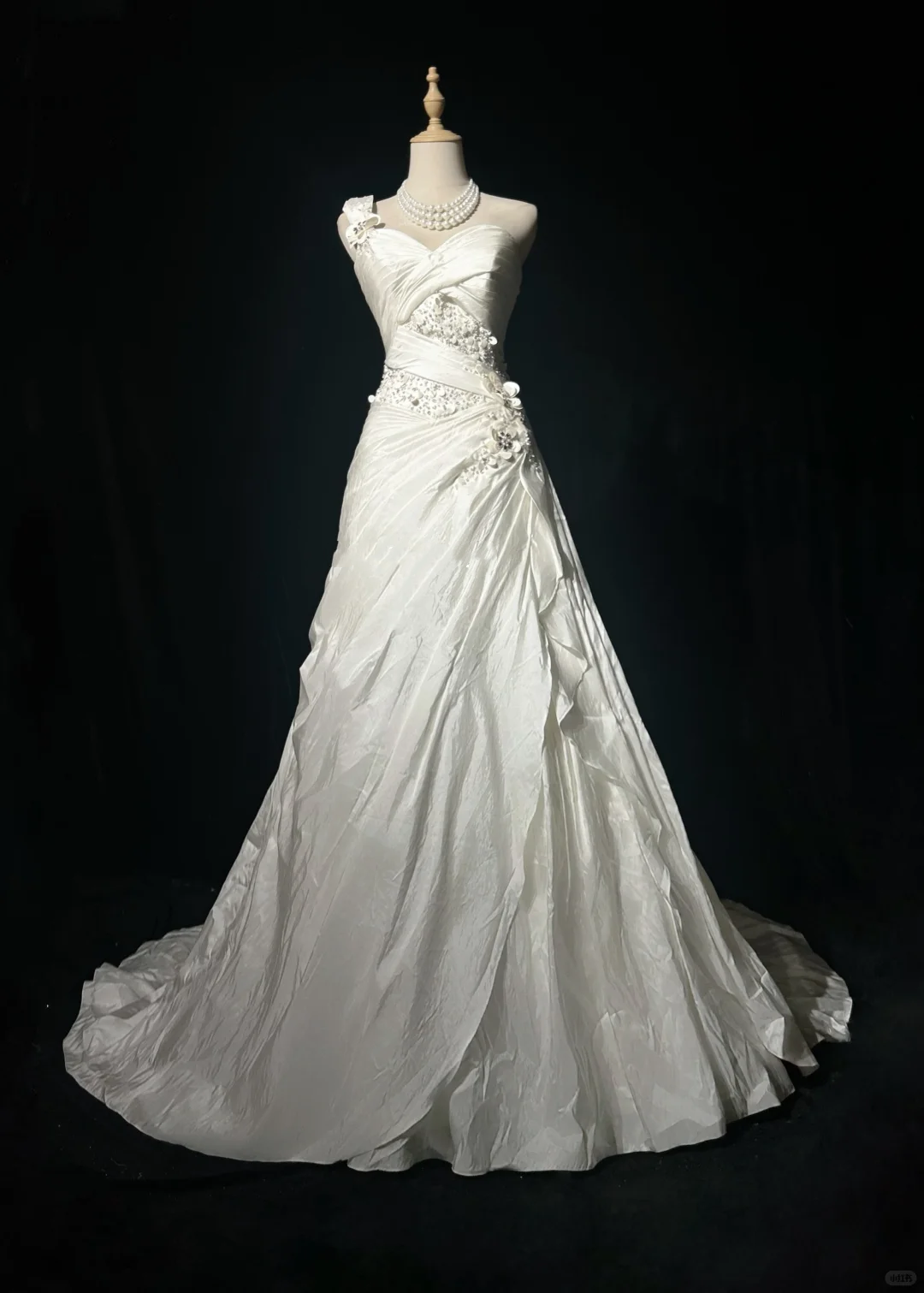 One Shoulder Vintage Bridal Gown Sweetheart Neck Beaded 3D Floral A Line Wedding Dress with Train gh9547