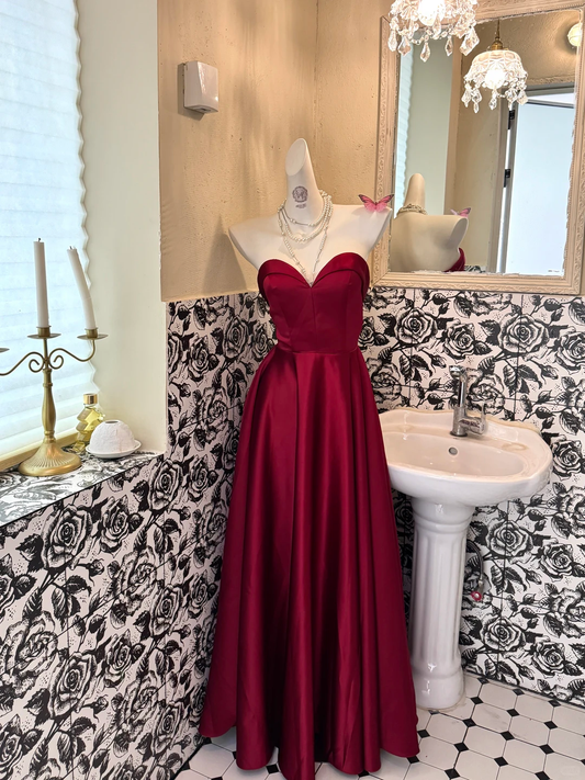 Burgundy Strapless Satin Waist-Cinched Full Flared Skirt Vintage Romantic Gown gh7559