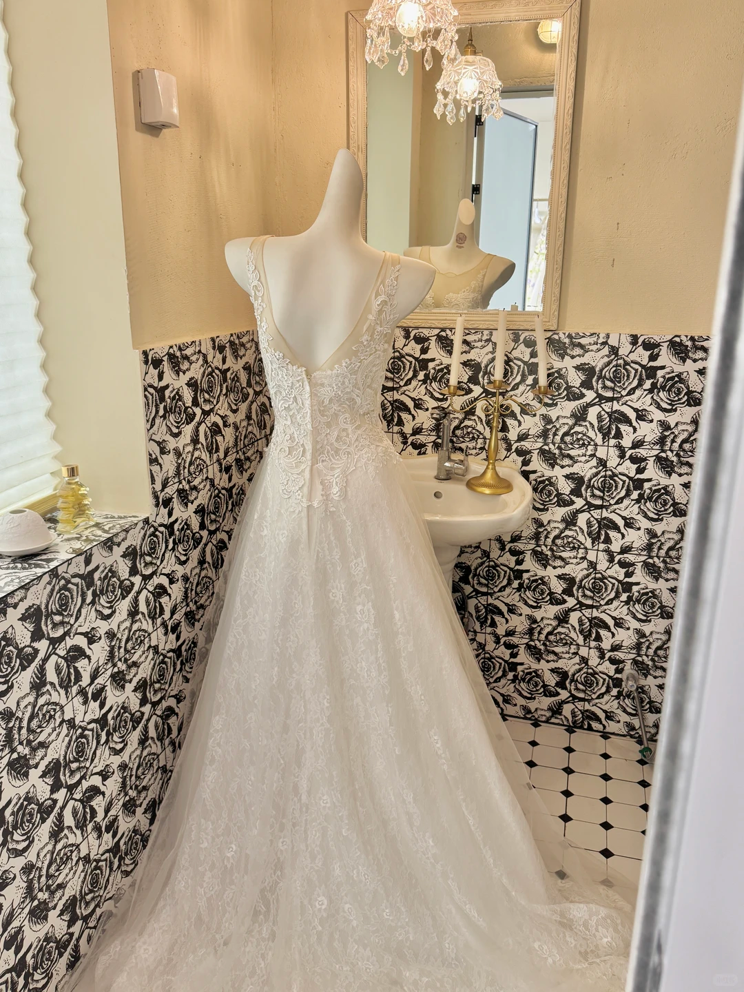 Ivory Lace Sleeveless Cinched Waist Figure-Flattering Full Flared Skirt Long Romantic Dress, Wedding Gown gh7803