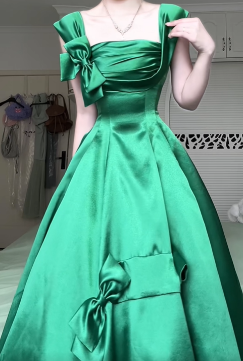 Emerald Green Satin Midi Evening Gown, Square Neck Cap Sleeve Bow Decor A‑Line Formal Prom Dress gh9038