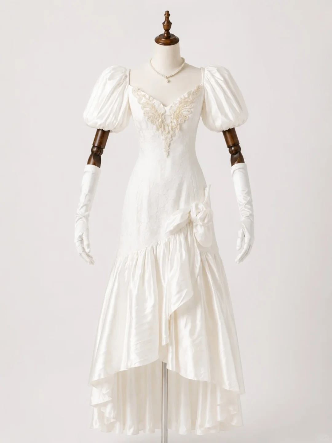 Ivory White Vintage French Wedding Dress, Puff Short Sleeve V‑Neck Lace Beaded Embroidery Fitted Bodice Satin Bow High‑Low Ruffle Bridal Gown gh9082