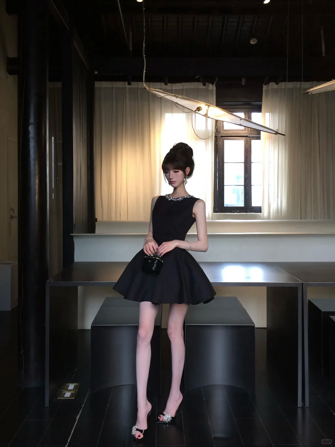 Women Elegant Black Sleeveless Homecoming Dress Rhinestone Round Neck A-Line Puffy Short Party Dress gh9426