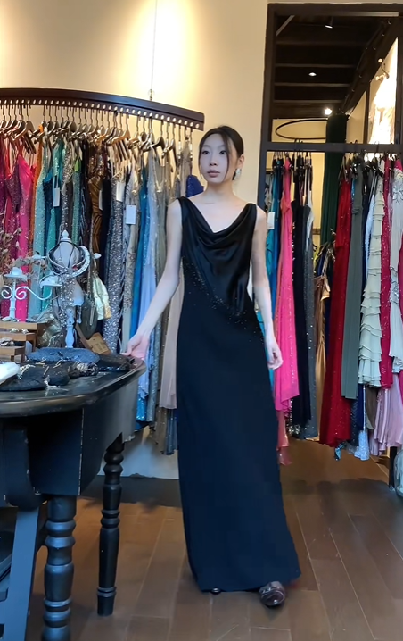 Sleeveless Black Satin Evening Gown Cowl Neck Diagonal Beaded Column Long Prom Dress gh9688