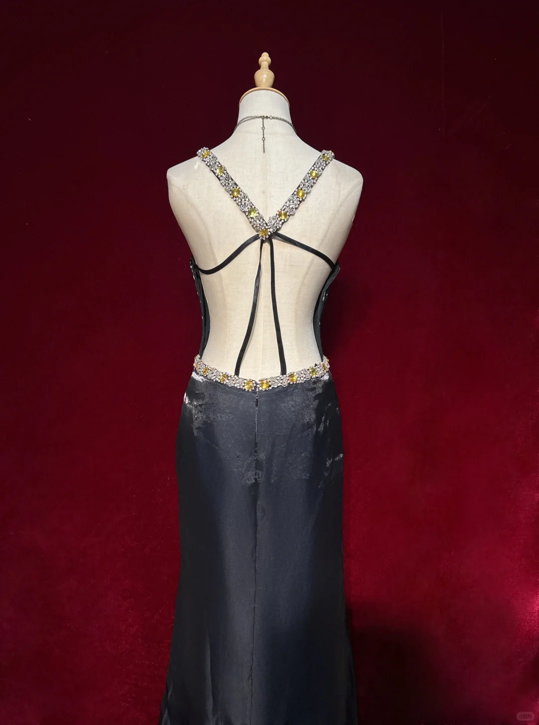 V Neck Navy Blue Long Formal Gown Spaghetti Straps Rhinestone Trim Pleated Bodice for Prom gh9541