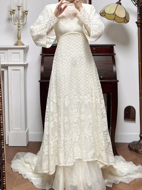 Ivory Vintage Mock‑Neck Bell‑Sleeve Full‑Lace Empire‑Waist Two‑Layer Short Train Wedding Dress gh8783