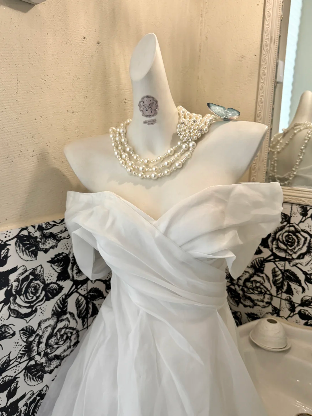 White Off-the-Shoulder Waist-Cinched Voluminous Skirt Long Romantic Dress, Wedding Gown gh7683