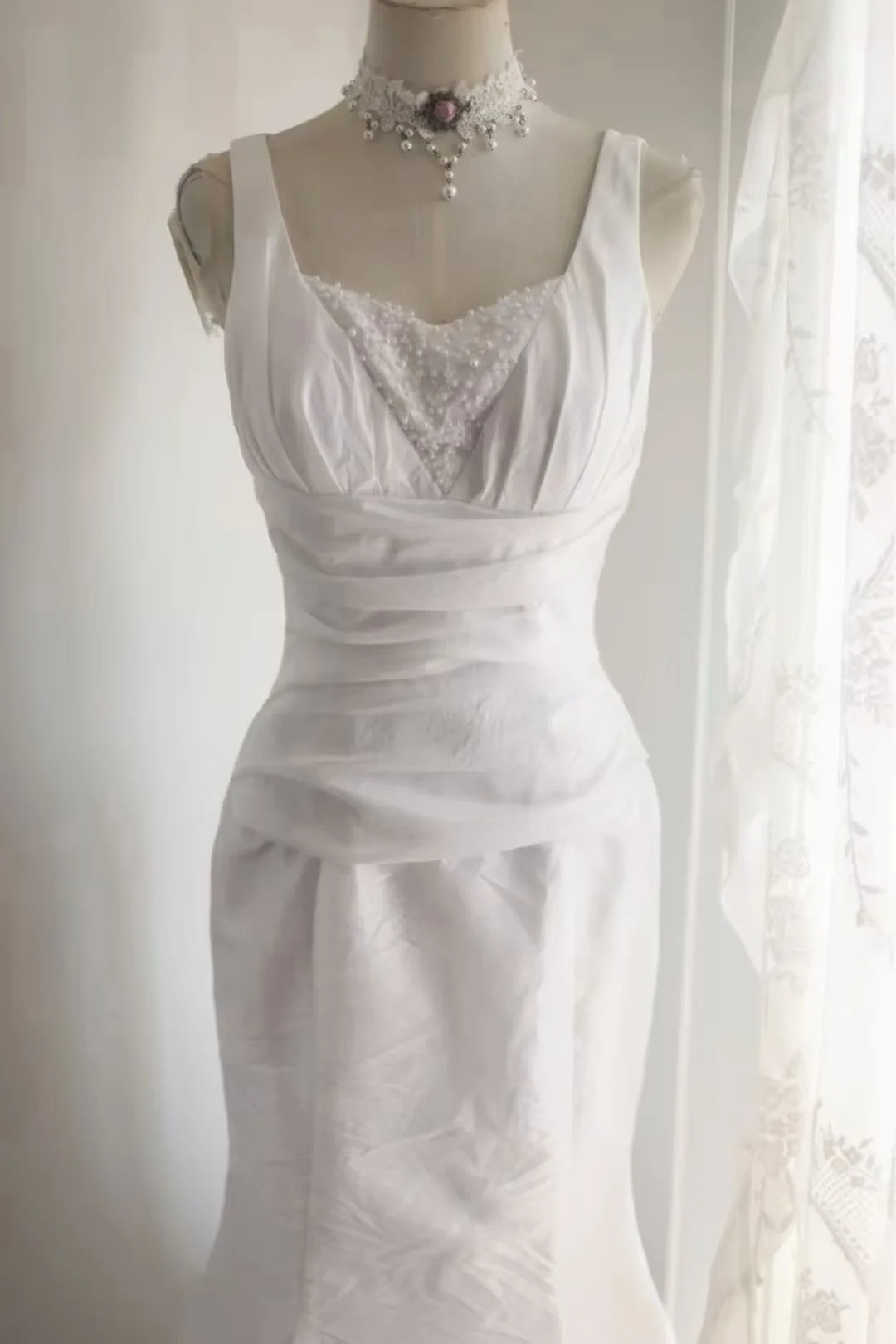 Vintage Sleeveless U‑Neck Mermaid Wedding Dress, Lace Inner V‑Neck Ruched Wrap Waist Tiered Tulle Layered Bridal Gown gh9113