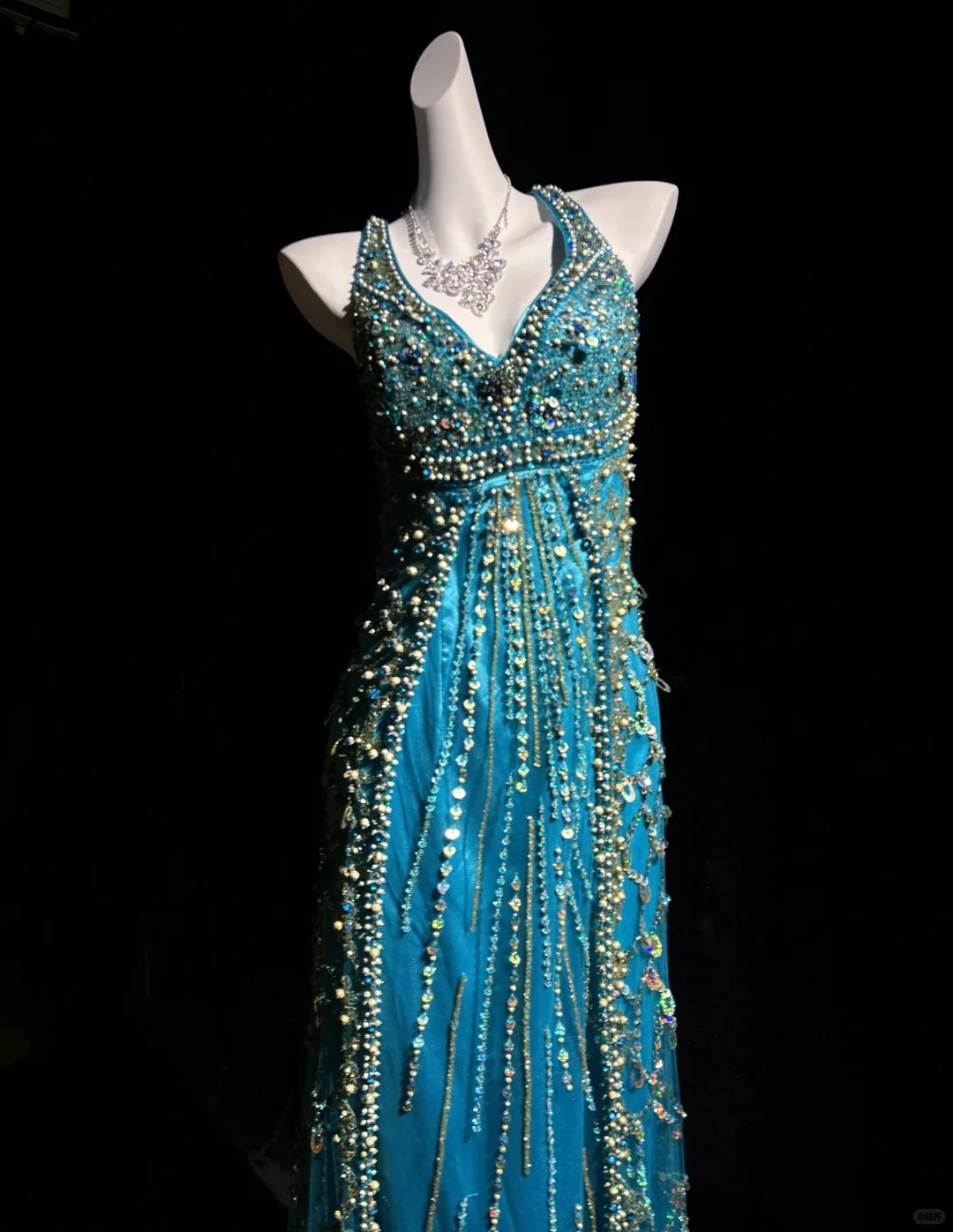 ✨Girlhomeshops-Peacock Blue Halter Beaded Rhinestone Tulle Evening Gown gh10282