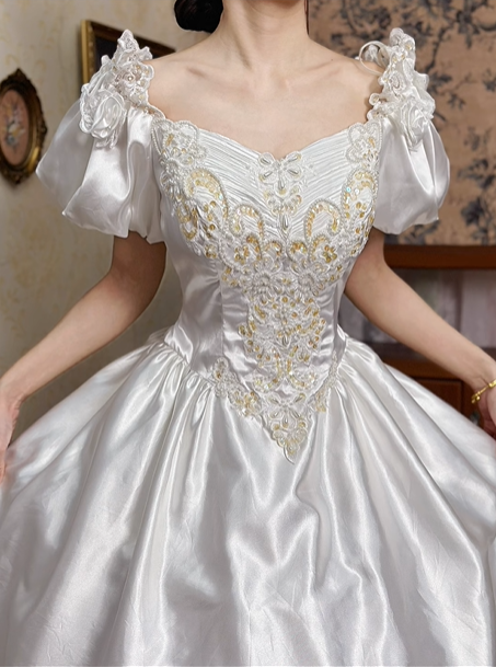 White Vintage Satin Wedding Ball Gown, Sweetheart V‑Neck, Short Puff Sleeves, Gold‑Thread Lace Appliqué Pointed Waist, Voluminous A‑Line Skirt With Satin Ruffle Lace Hem, Prom Dress gh8654