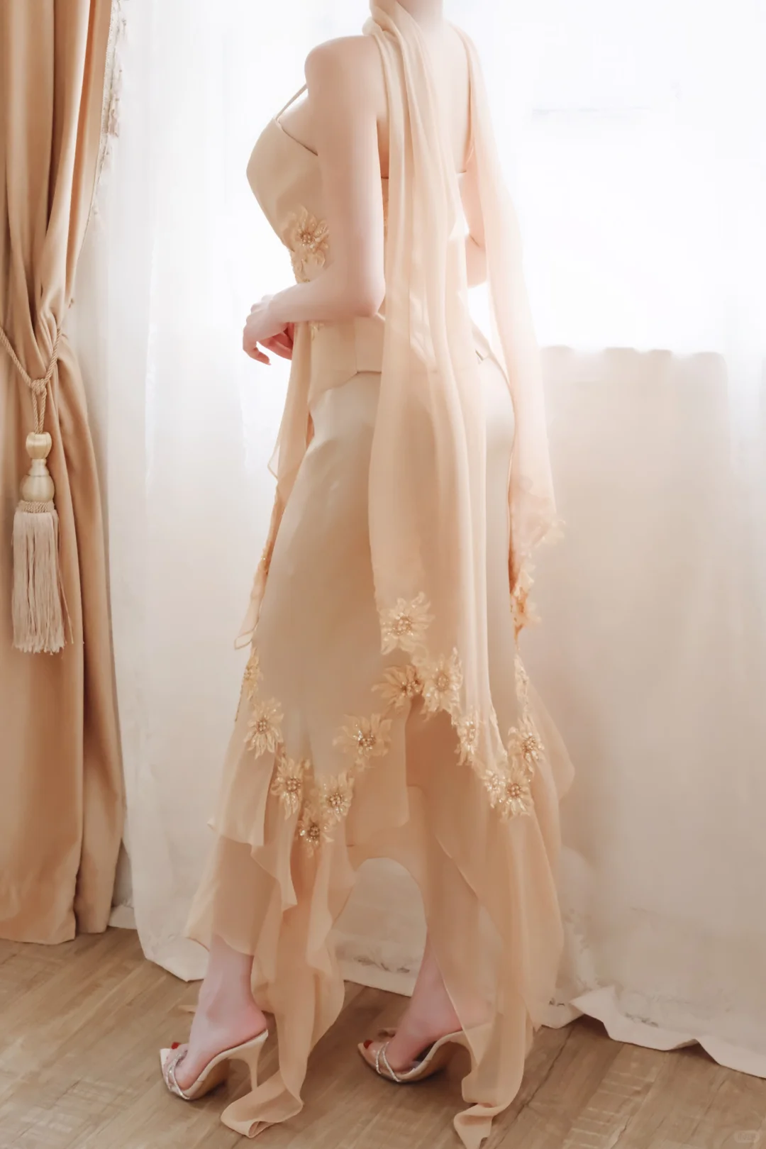 Women Champagne Long Evening Gown Spaghetti Straps 3D Floral Appliques Irregular Ruffled Skirt with Matching Shawl for Wedding Guest gh9563