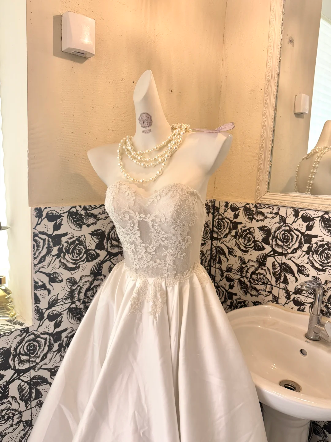 Ivory Strapless Lace Waist-Cinched Satin Full Flared Skirt Long Romantic Dress, Wedding Gown gh7740