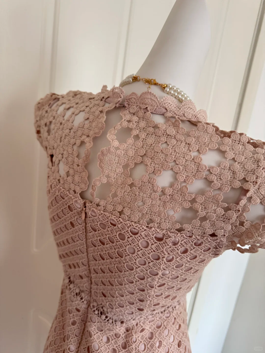 Dusty Pink Lace Short Cocktail Dress, Ruffle Cap Sleeve High‑Waist A‑Line Homecoming Dress gh9145