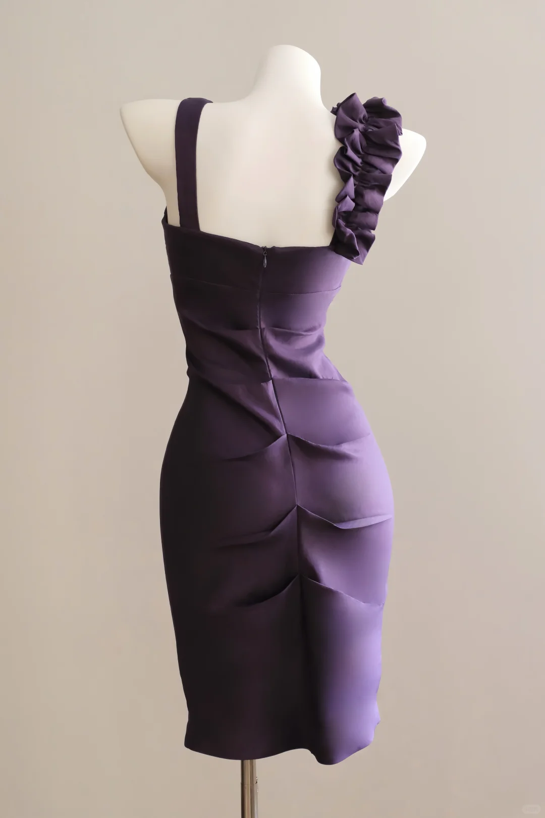 Women Dark Purple Satin Short Formal Dress V Neck Single Strap 3D Flower Ruffle Knee-Length Bodycon Cocktail Gown gh9567