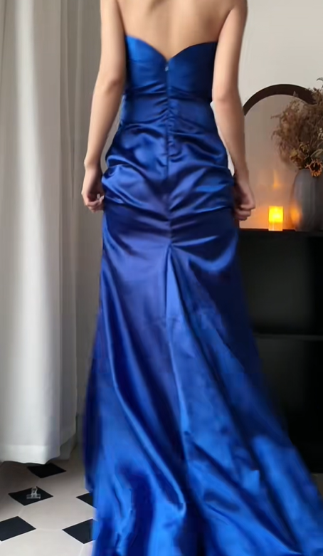 Royal‑Blue Vintage Strapless Sweetheart Prom Gown, Rhinestone‑Trimmed Neckline, Chest Bow Detail, Bodice & Waist Ruched Design, Glossy Satin Fabric, Fitted Mermaid Floor‑Sweeping Evening Dress gh8825