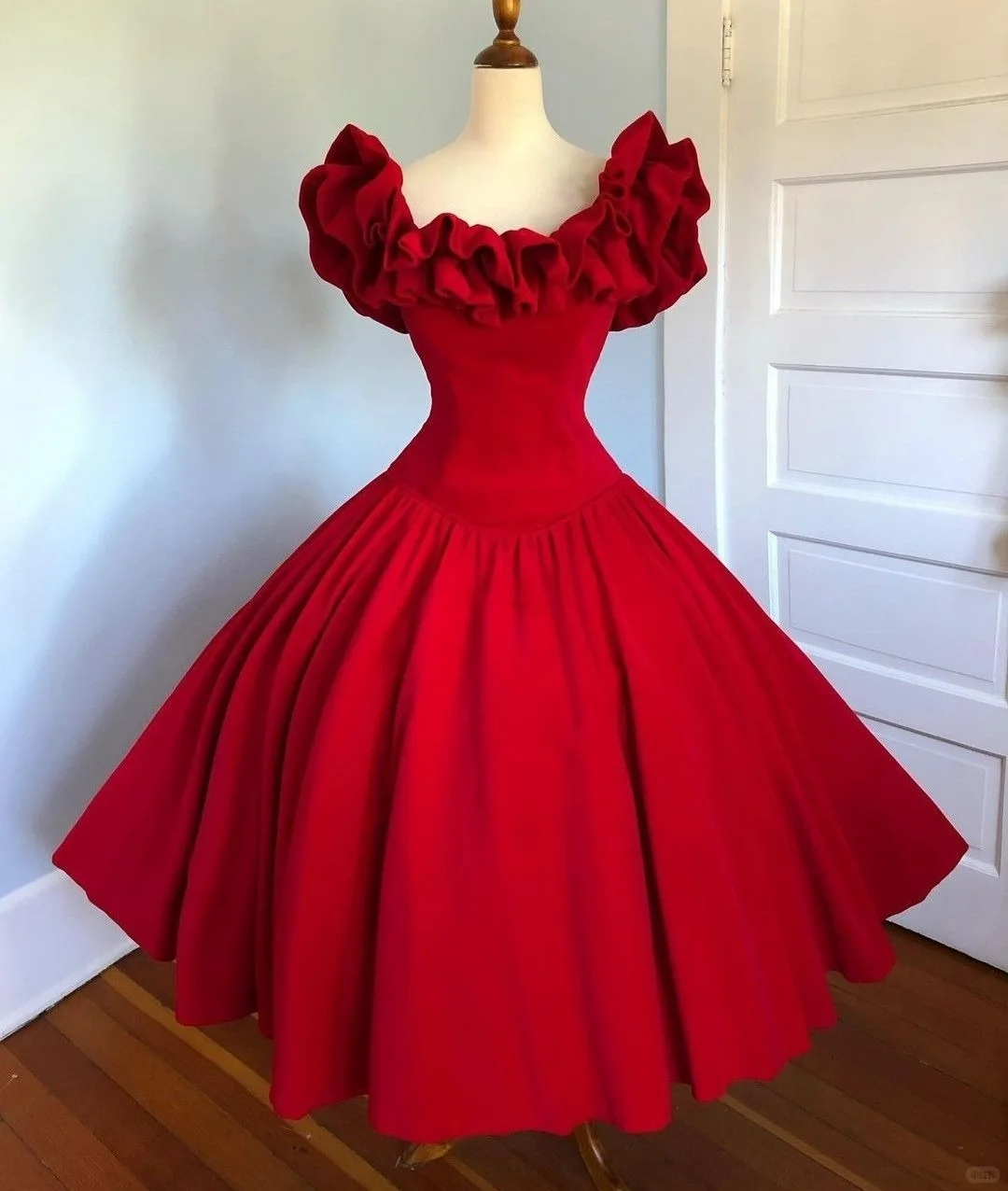 Red 1950s Vintage Midi Prom Dress, Off‑Shoulder Large Ruffle Neckline Fitted Waist Gathered Full Swing Skirt Evening Gown gh9089