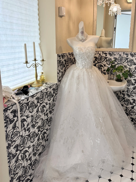 Ivory Strapless Waist-Cinched Full Flared Long Elegant Romantic Dress, Wedding Gown gh7681