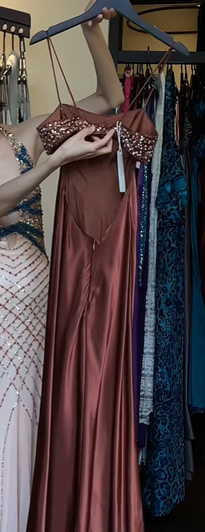 Dusty Rose Spaghetti Straps Evening Gown Hand Beaded Rhinestone Satin Straight Long Formal Prom Dress gh9752