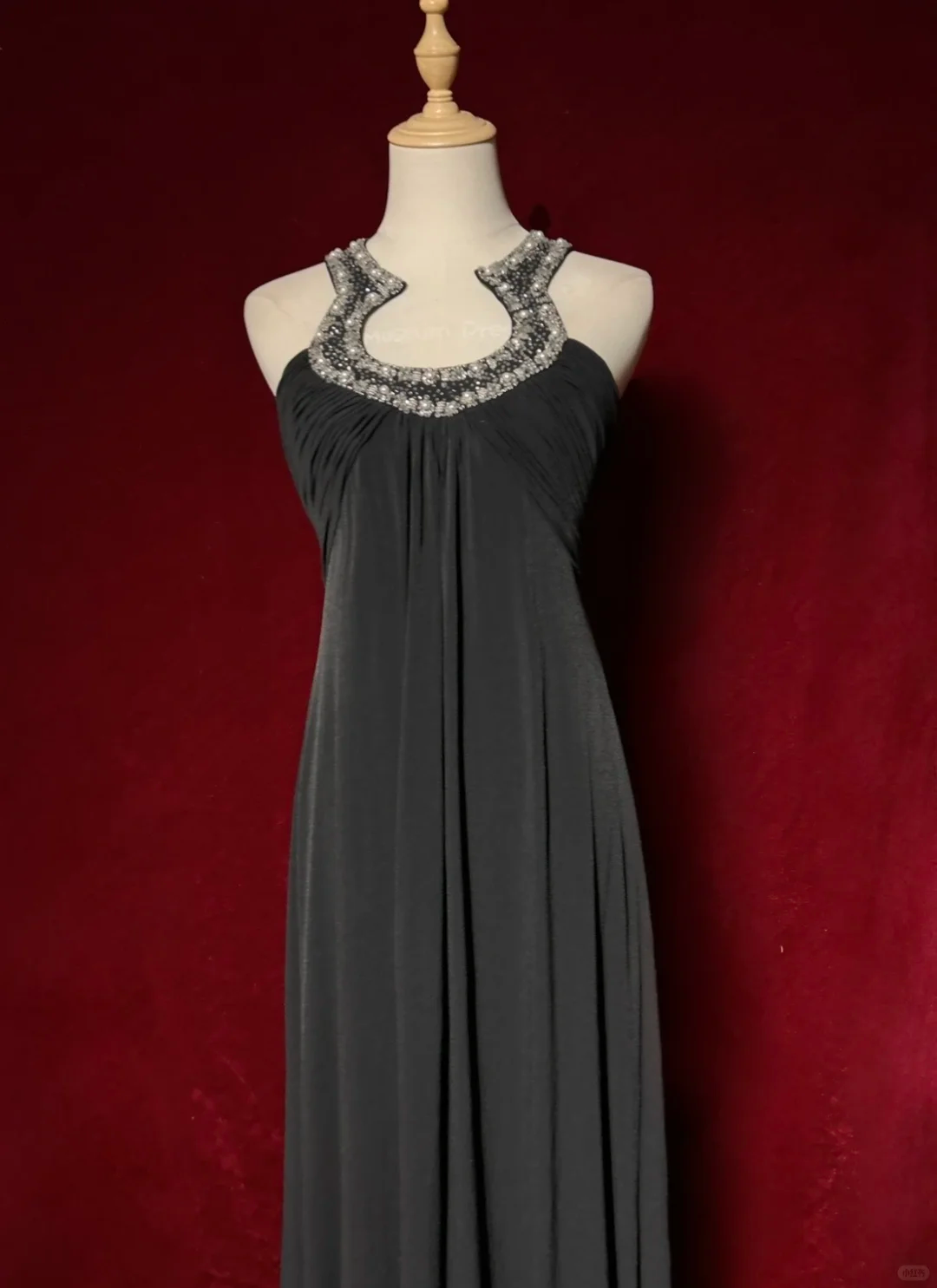 Halter Dark Grey Chiffon Prom Dress U Cutout Neck Silver Rhinestone Beaded Formal Dress gh9552