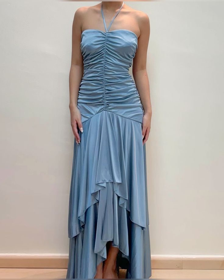 Girlhomeshops - Hellblaues Satin-Elegantes trägerloses langes Ballkleid mit Rüschen, Abendkleid, Partykleid gh5201