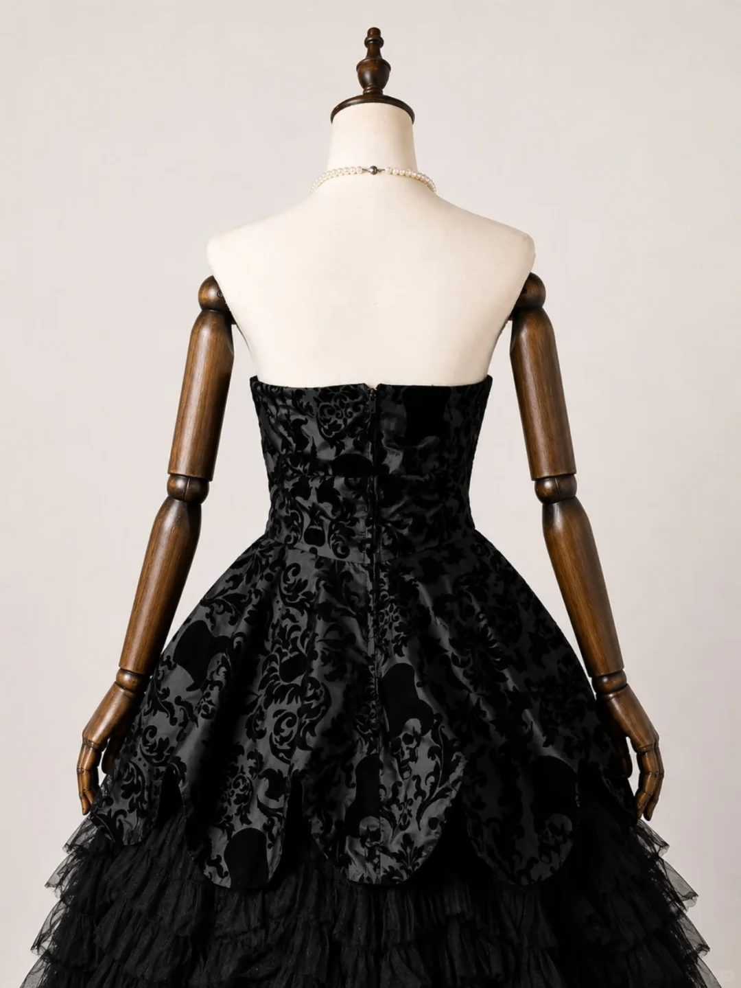 Black Gothic Midi Prom Dress, Sweetheart Strapless Lace Bodice Flocked Skull Damask Satin Overlay Tiered Ruffle Tulle Skirt Evening Gown gh9083