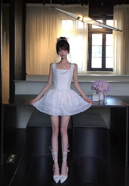 White Square Neck Homecoming Dress Sleeveless Lace Tiered Cake Mini Prom Gown gh9406