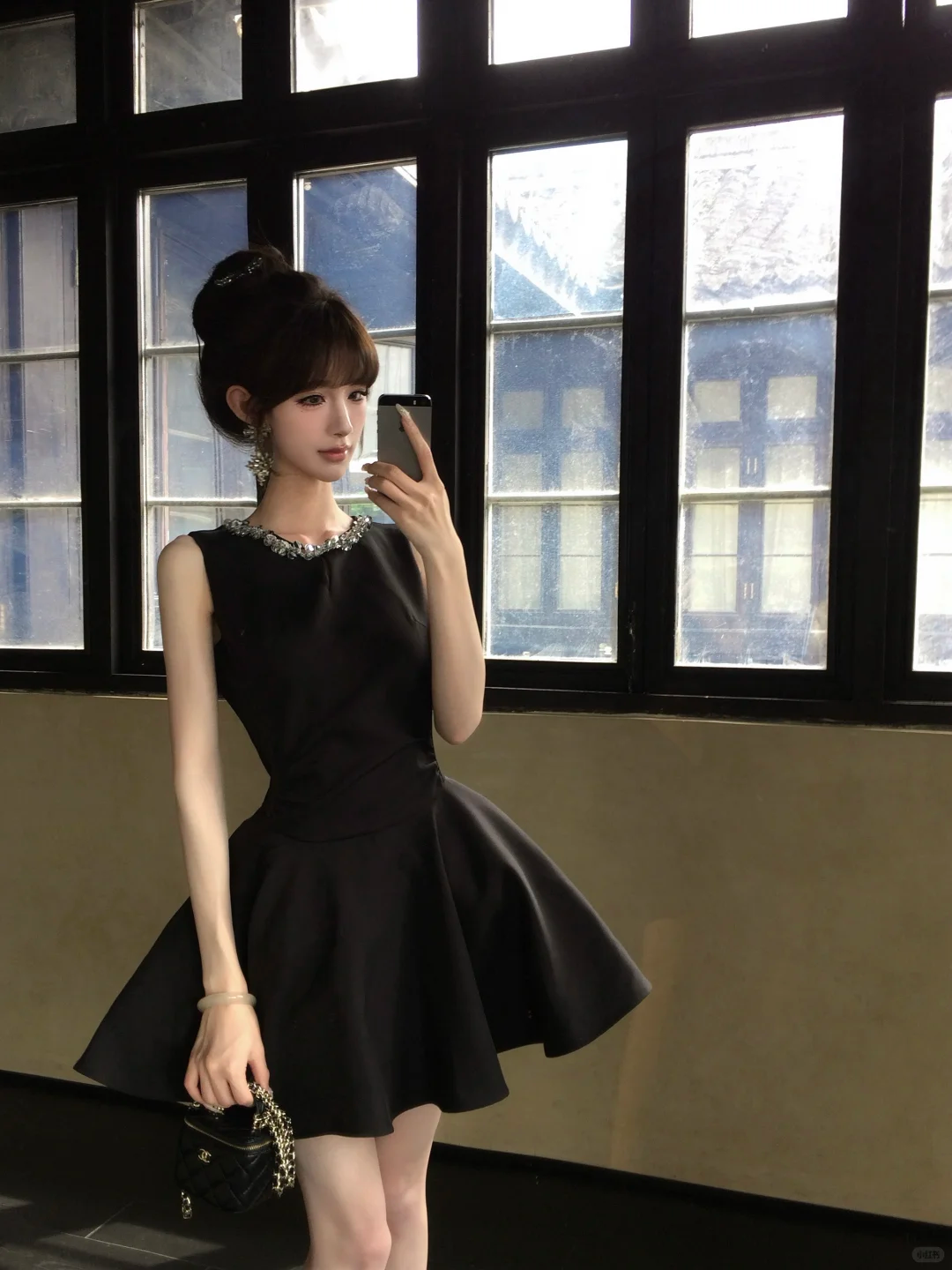 Women Elegant Black Sleeveless Homecoming Dress Rhinestone Round Neck A-Line Puffy Short Party Dress gh9426