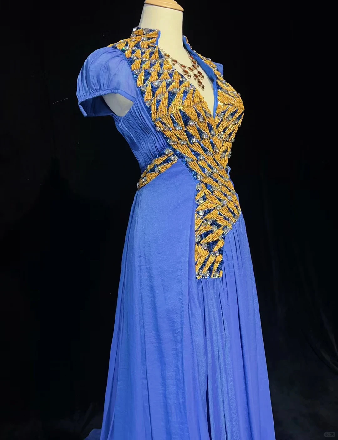 ✨Girlhomeshops-Royal Blue Cap Sleeve Gold Beaded Chiffon Gown Sweep Train gh10150