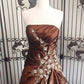 Wunderschönes Vintage-Abendkleid aus Satin mit exquisiter Applikation, langes, elegantes Ballkleid, braun, gh3313