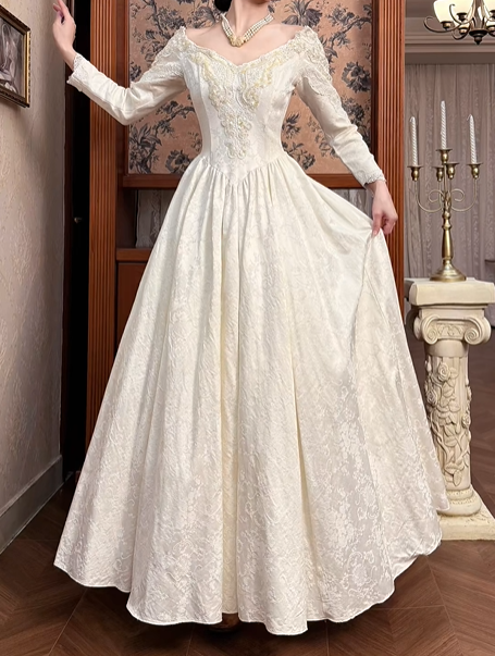 Cream Vintage Jacquard Satin Wedding Gown, V‑Neck Off‑The‑Shoulder Long Sleeves, Embroidered Appliqué Bodice, Pointed Waist, Voluminous Full Skirt, Prom Dress gh8639