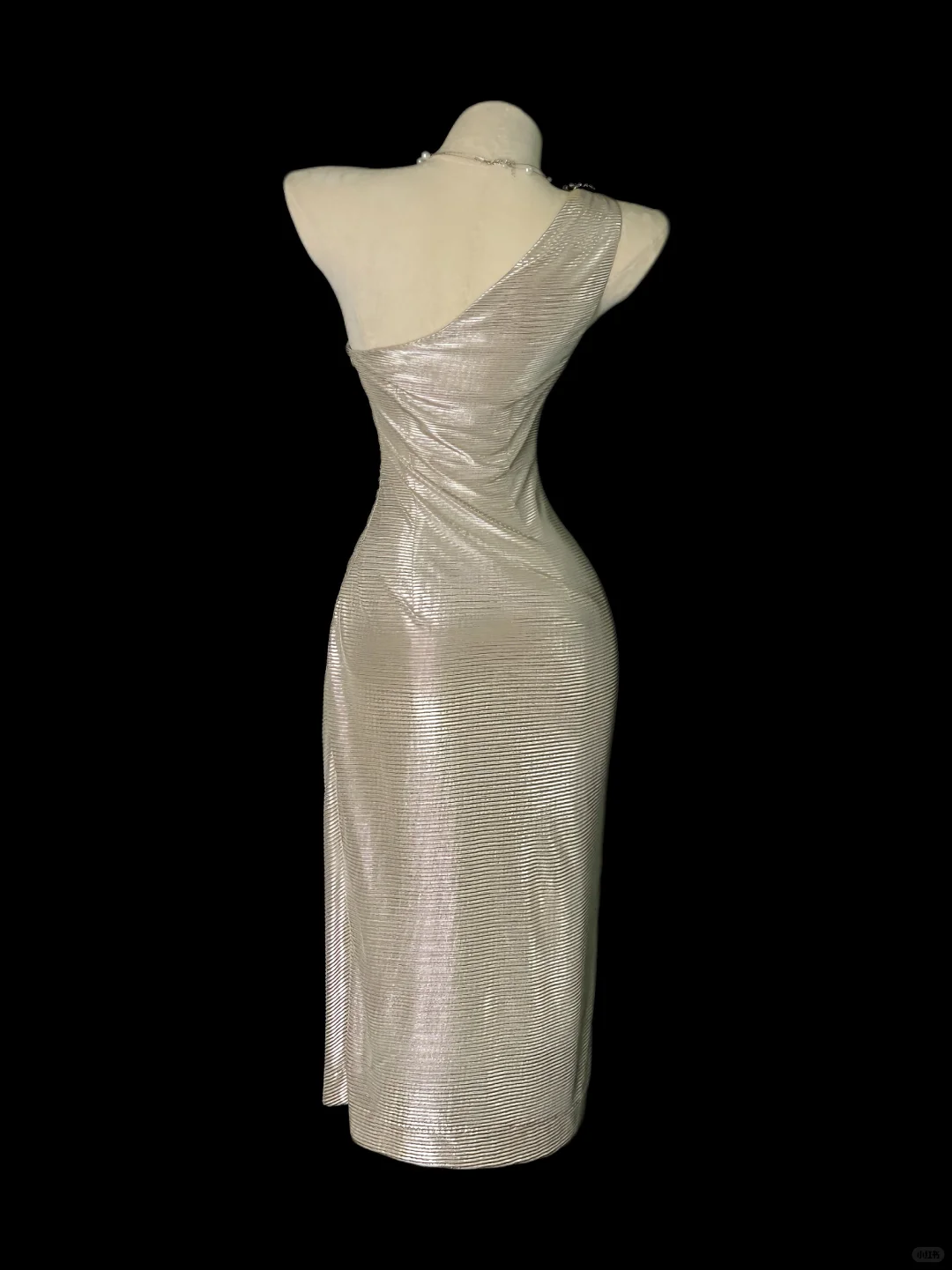 Champagne Gold Metallic One‑Shoulder Midi Evening Gown, Rhinestone Floral Shoulder Accent, Diagonal Ruched Waist, Fitted Bodycon Midi Dress, Retro Sexy Cocktail Prom Party Dress gh8880