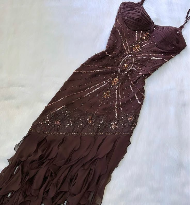 Braun Wunderschönes A-Linie Spaghettiträger Exquisite Perlenbesetztes Chiffon Langes Ballkleid Abendkleid gh3155
