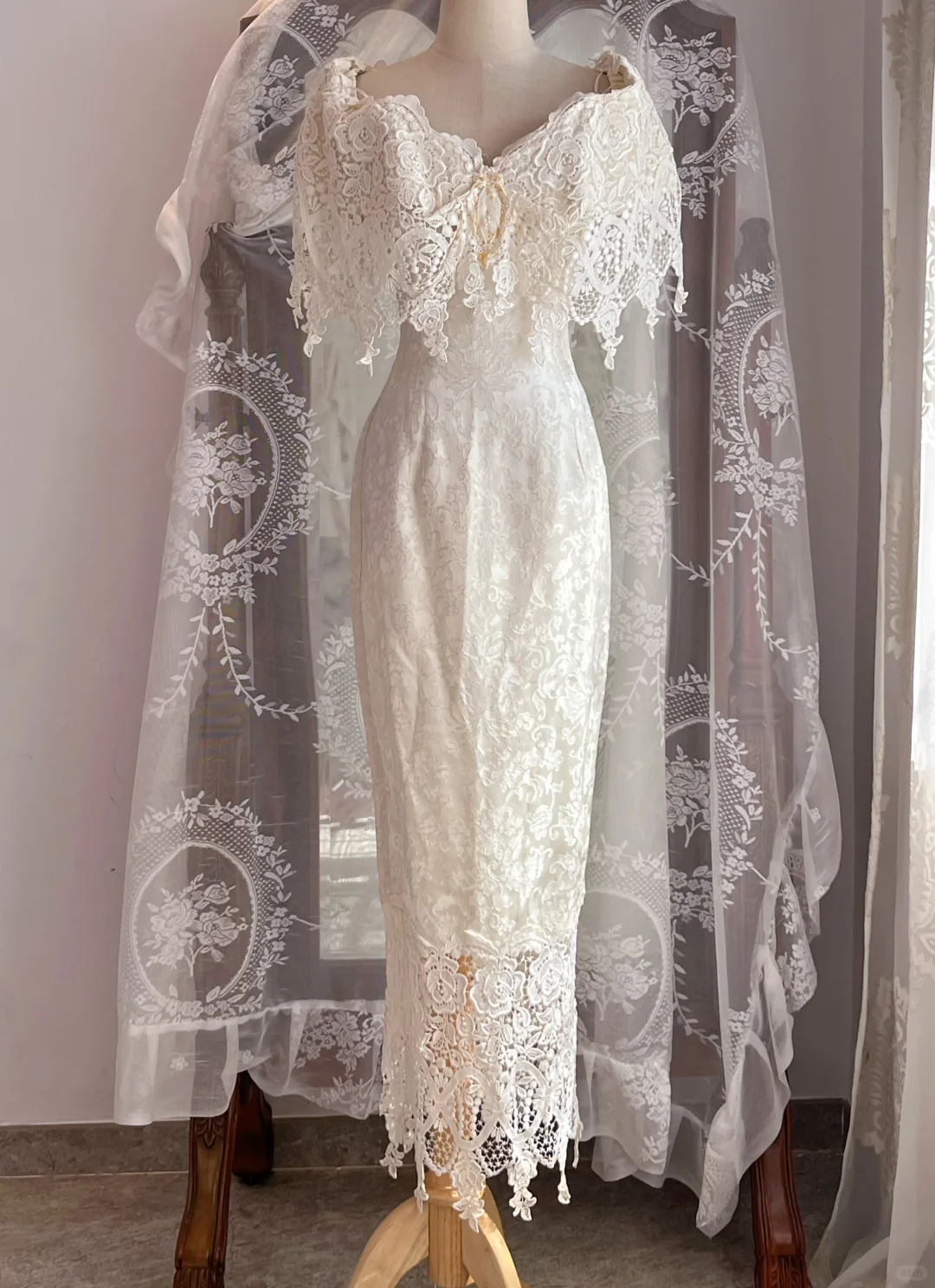 Ivory Vintage Lace Midi Mermaid Wedding Dress, Cape Collar Bridal Gown gh9313