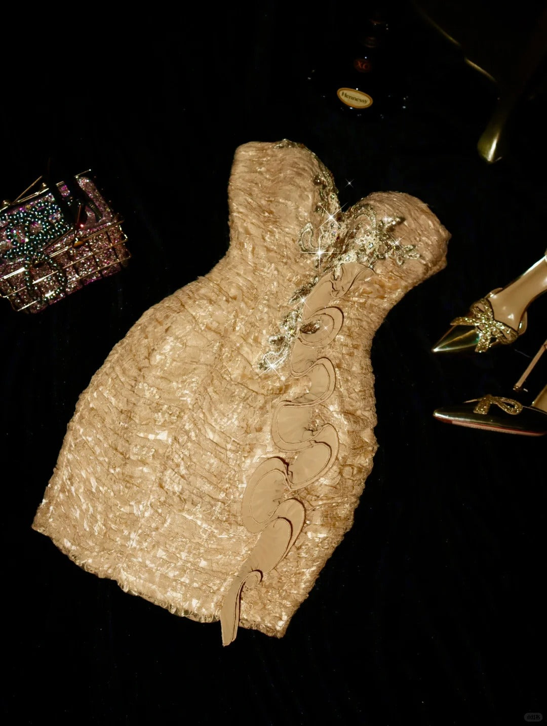 Robe de soirée courte en dentelle champagne avec appliques et perles gh4389