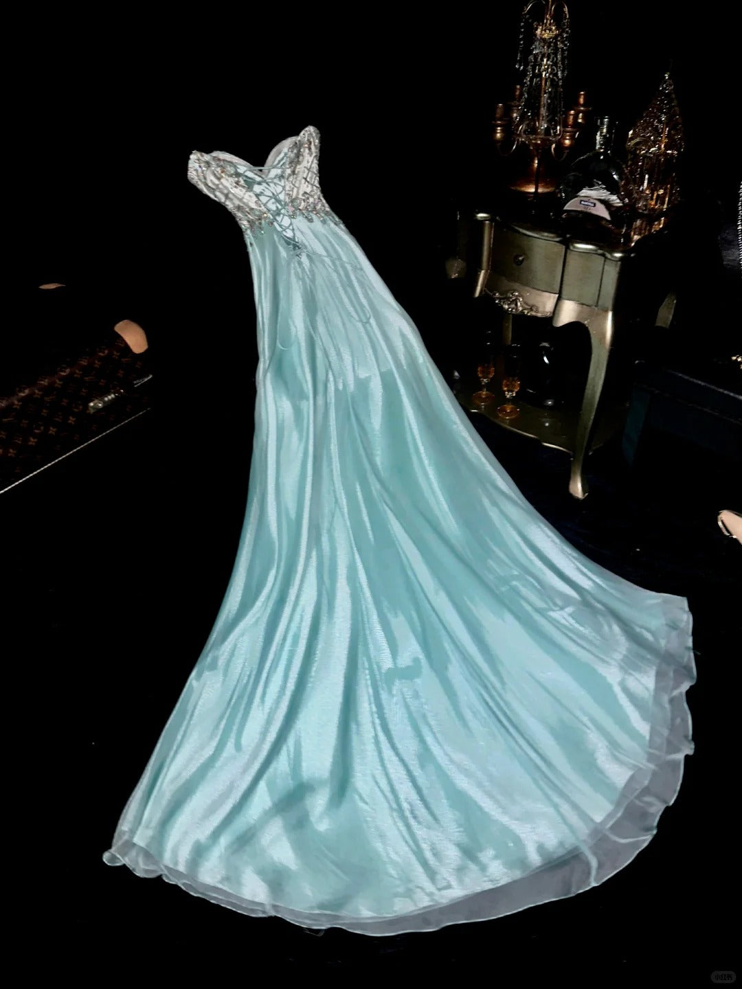 Robe de soirée longue en tulle bleu magnifique et perlée gh4416