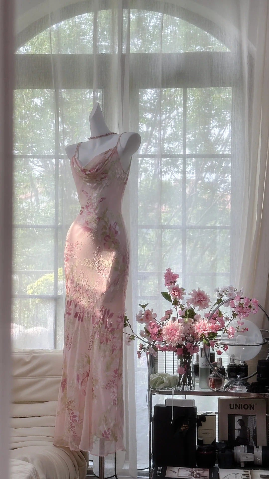 Robe de soirée longue en mousseline de soie rose à fleurs délicates, robe de soirée, robe d'anniversaire, robe de rendez-vous, gh4161