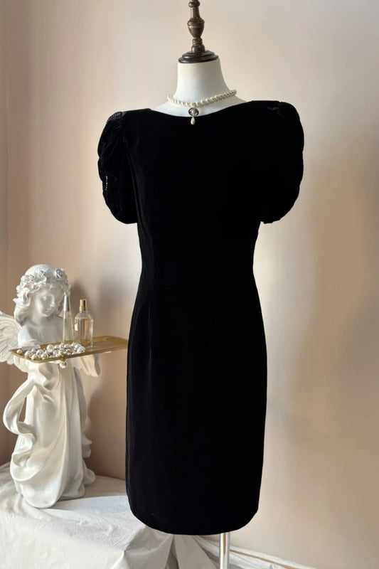 [Hepburn Vibes] Black Velvet Lace Back Dress Puff Sleeve Slim Fit Bodycon Evening Dress gh7009