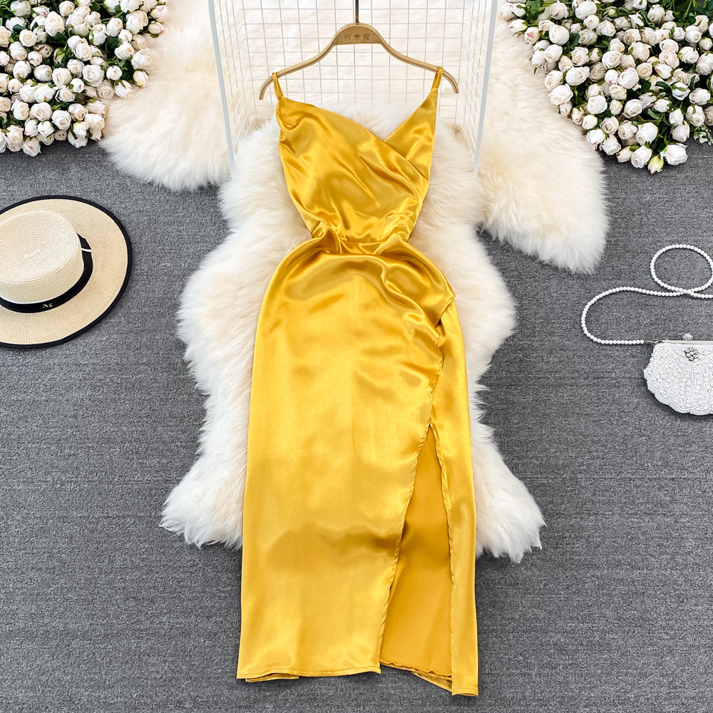 Robe en satin plissée fendue à col en V et coupe slim en acétate 11180