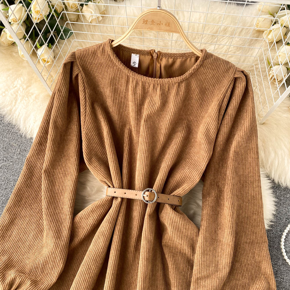 Robe simple à manches longues en velours côtelé Robe tendance 10887