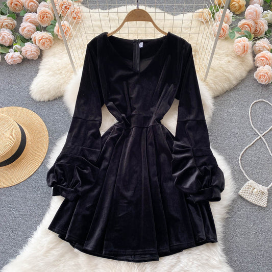 Schwarzes Langarmkleid mit V-Ausschnitt Modekleid 10873
