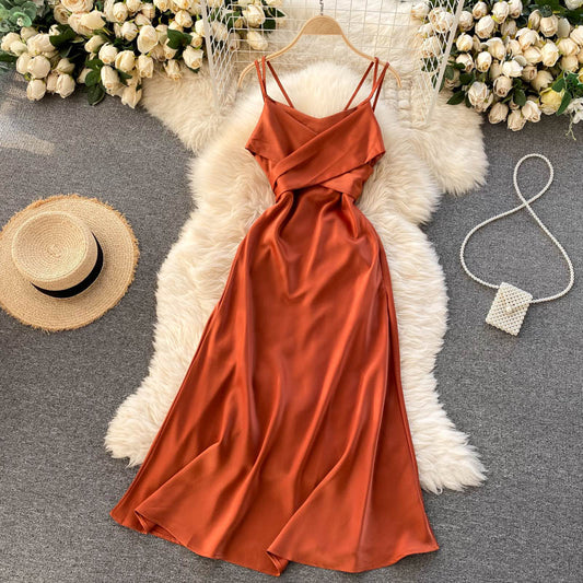 Robe courte en satin à la mode 10944