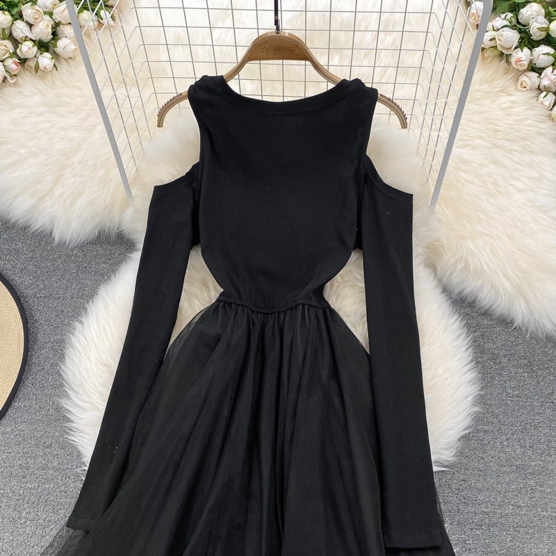 Schwarzes unregelmäßiges langärmliges schulterfreies Kleid Modekleid 10872