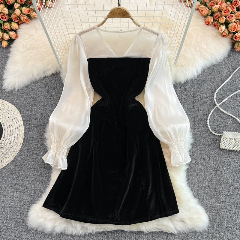 Süßes Langarmkleid mit V-Ausschnitt und Schleife Schwarzes Modekleid 10883